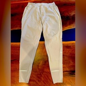 Lululemon Men’s Surge Hybrid Jogger (Size M)